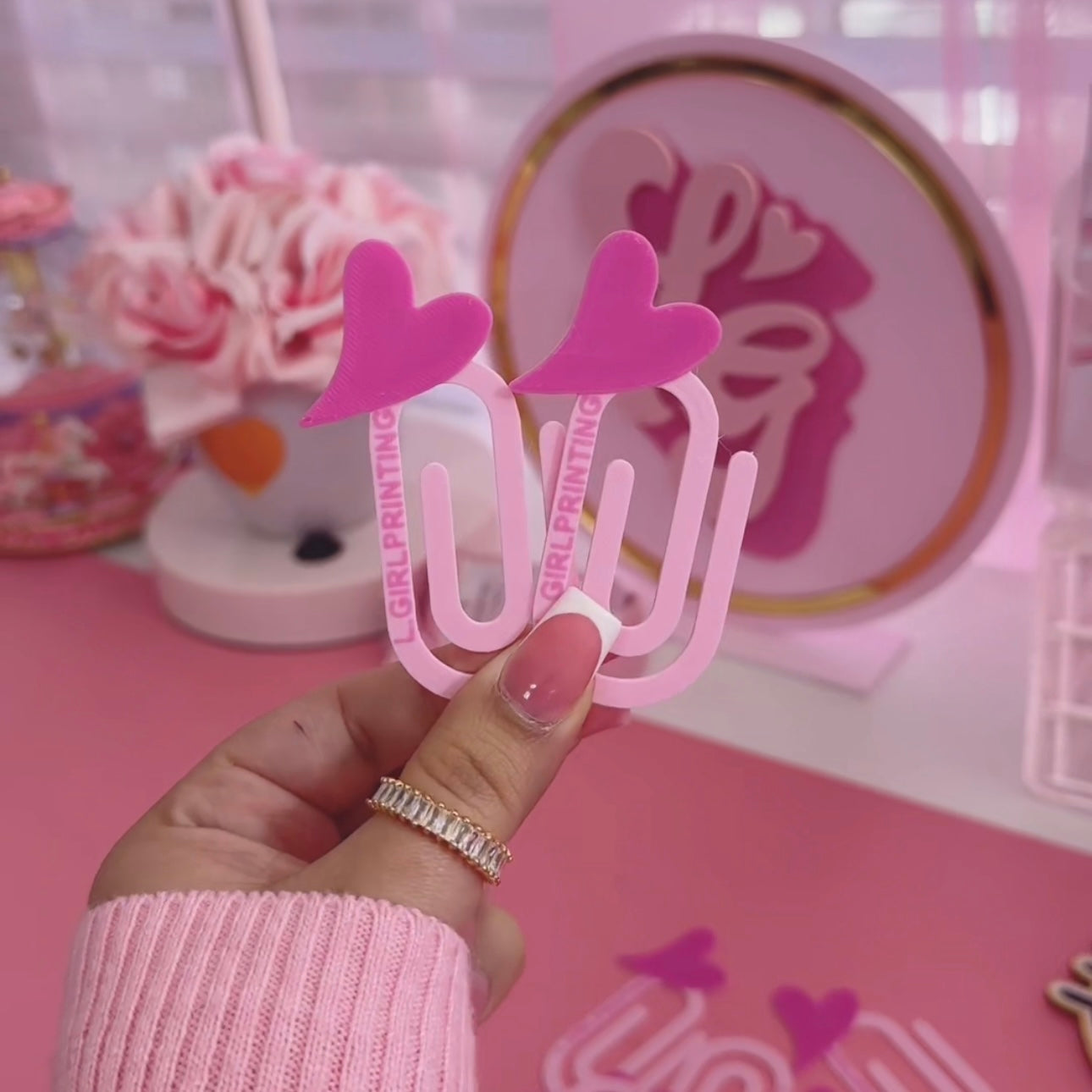 Paper clip con username